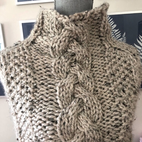 Bohemian Chunky Knit Poncho Tweedy Oatmeal Wool Blend Capelet Aran Braided Cable - Picture 8 of 9